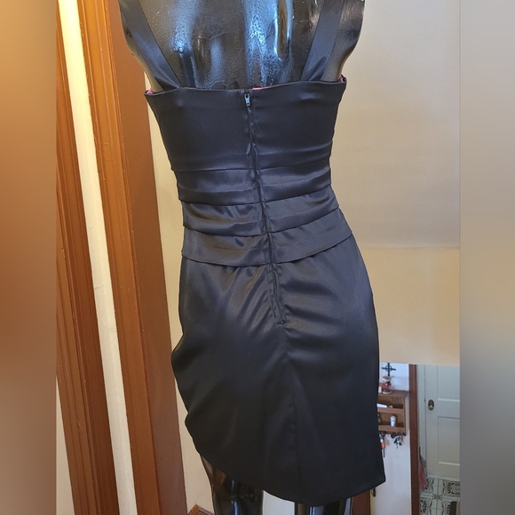 Dress - Picture 3 of 5